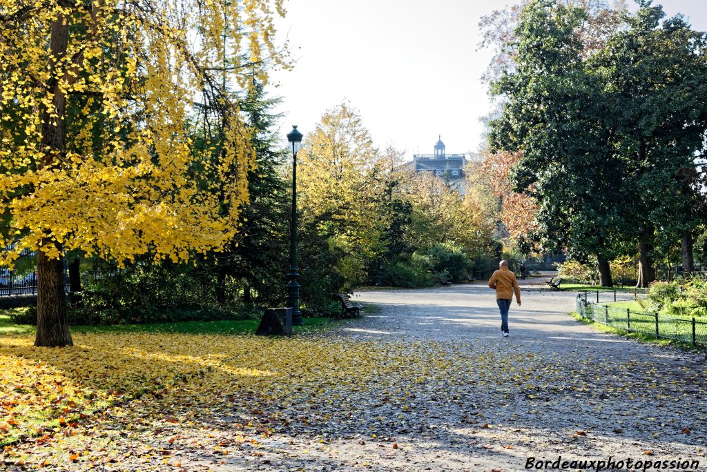 Parfois les promeneurs s'habillent aussi aux couleurs de l'automne.